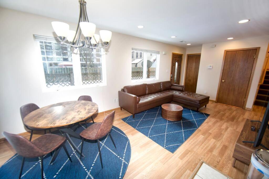 Appartamento Tucked Away Off Brady - 4 Beds Milwaukee Esterno foto