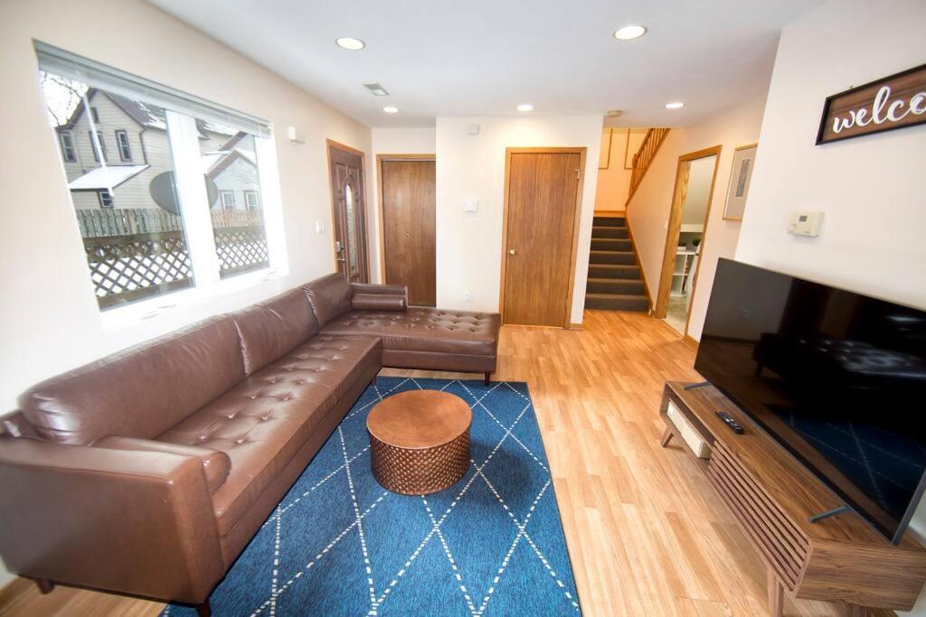 Appartamento Tucked Away Off Brady - 4 Beds Milwaukee Esterno foto