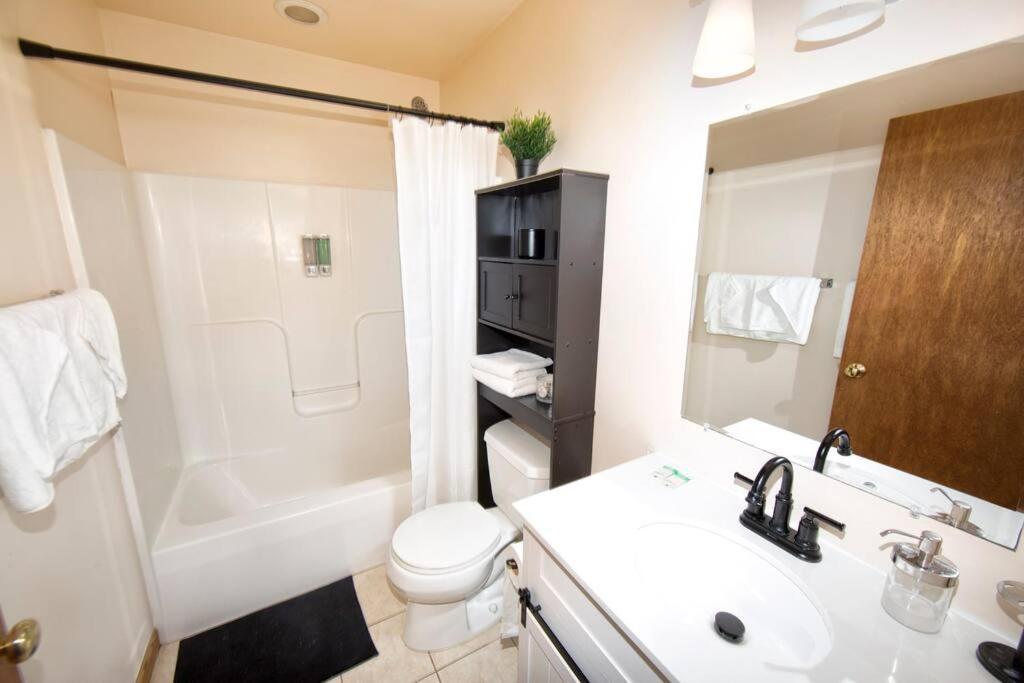 Appartamento Tucked Away Off Brady - 4 Beds Milwaukee Esterno foto